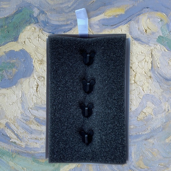 Disney ⏰ Winnie The Pooh “VHS Pin Set” - Picture 4 of 6